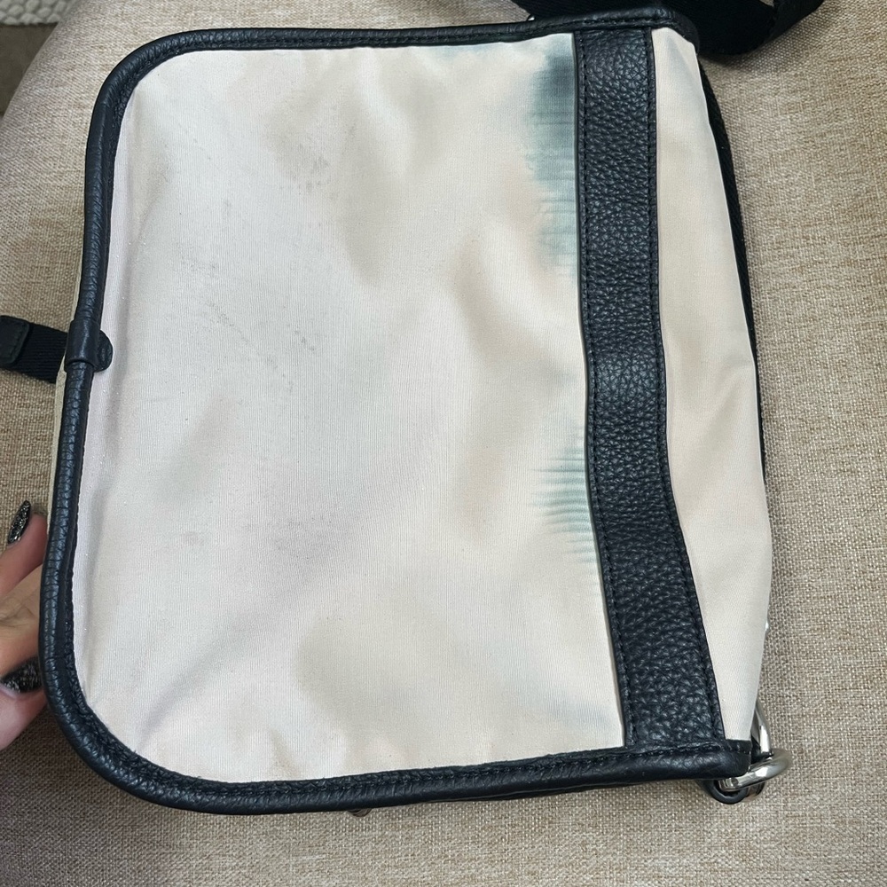 Lululemon Now and Always Crossbody 5L - Picture 5 of 12
